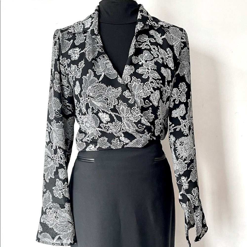 Versatile blouse
